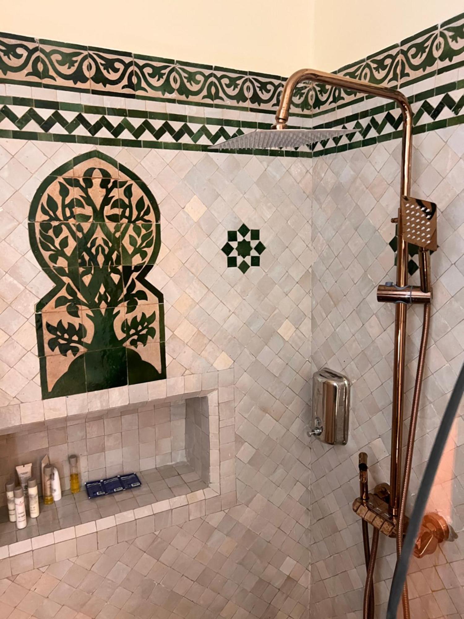 F3 Exceptionnel A Gueliz - A 5 Min De La Gare - Piscine, Wi-fi Et Parking Au Coeur De Marrakech Appartement *