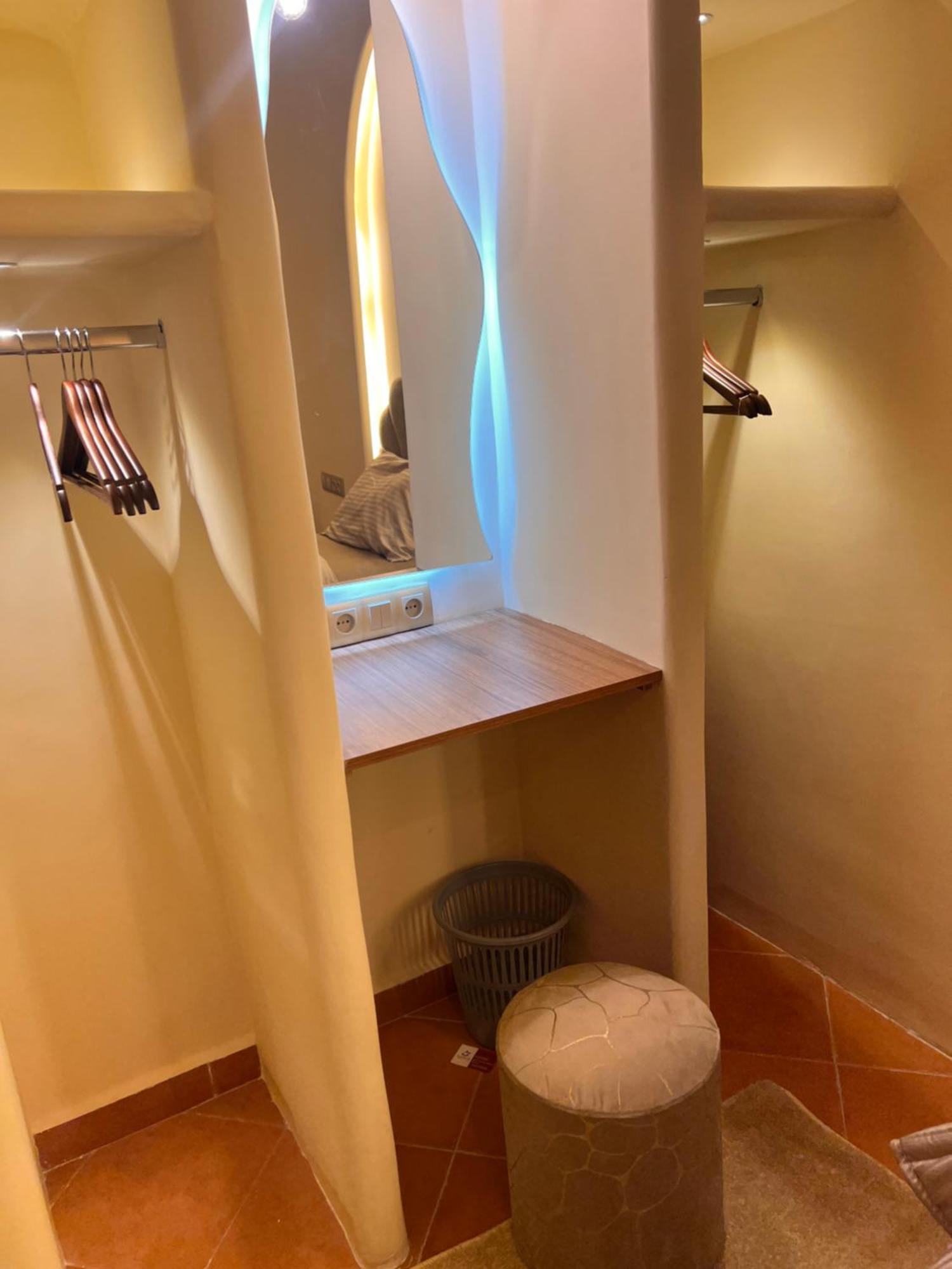 Appartement F3 Exceptionnel A Gueliz - A 5 Min De La Gare - Piscine, Wi-fi Et Parking Au Coeur De Marrakech *