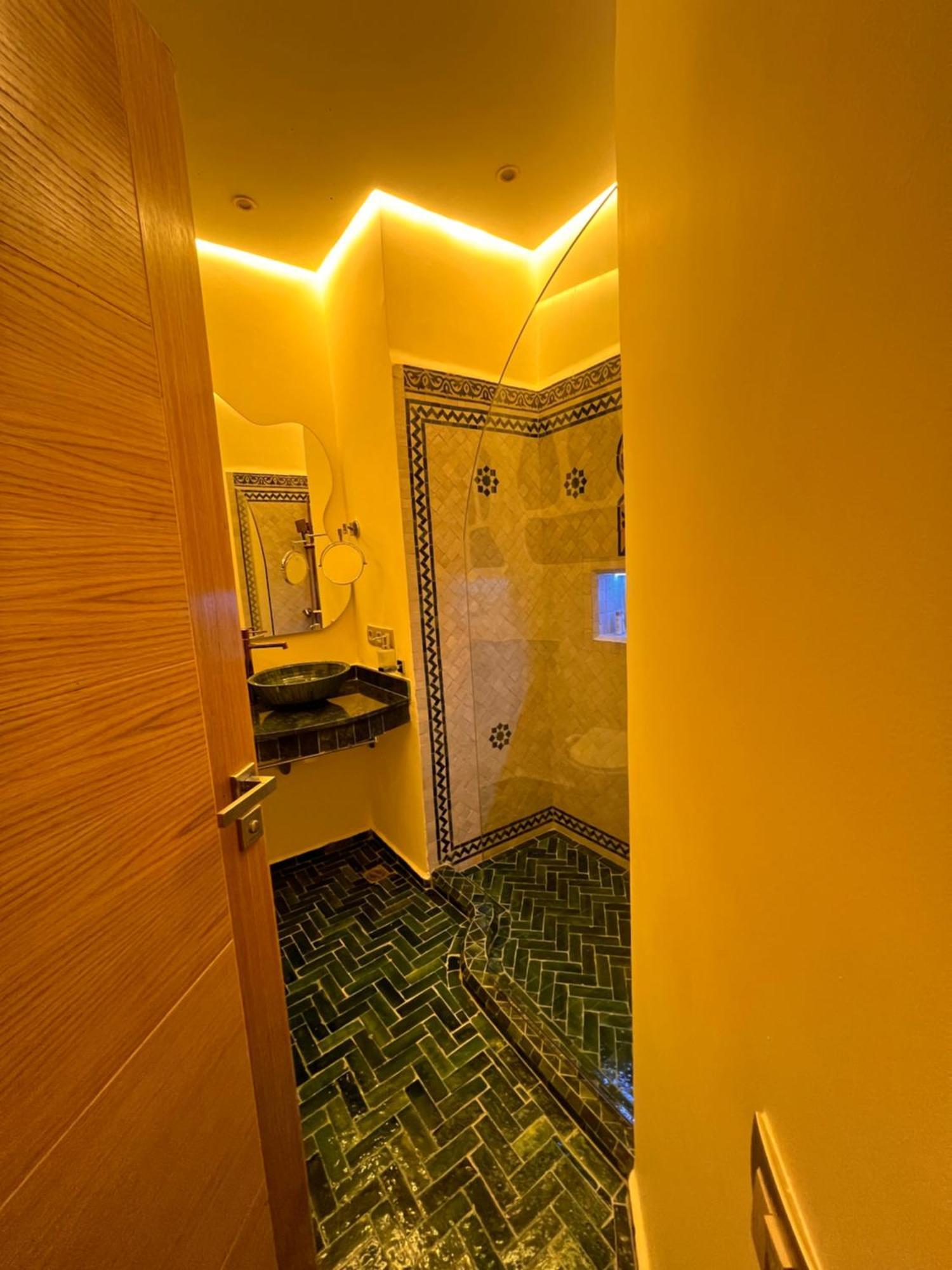 Appartement F3 Exceptionnel A Gueliz - A 5 Min De La Gare - Piscine, Wi-fi Et Parking Au Coeur De Marrakech
