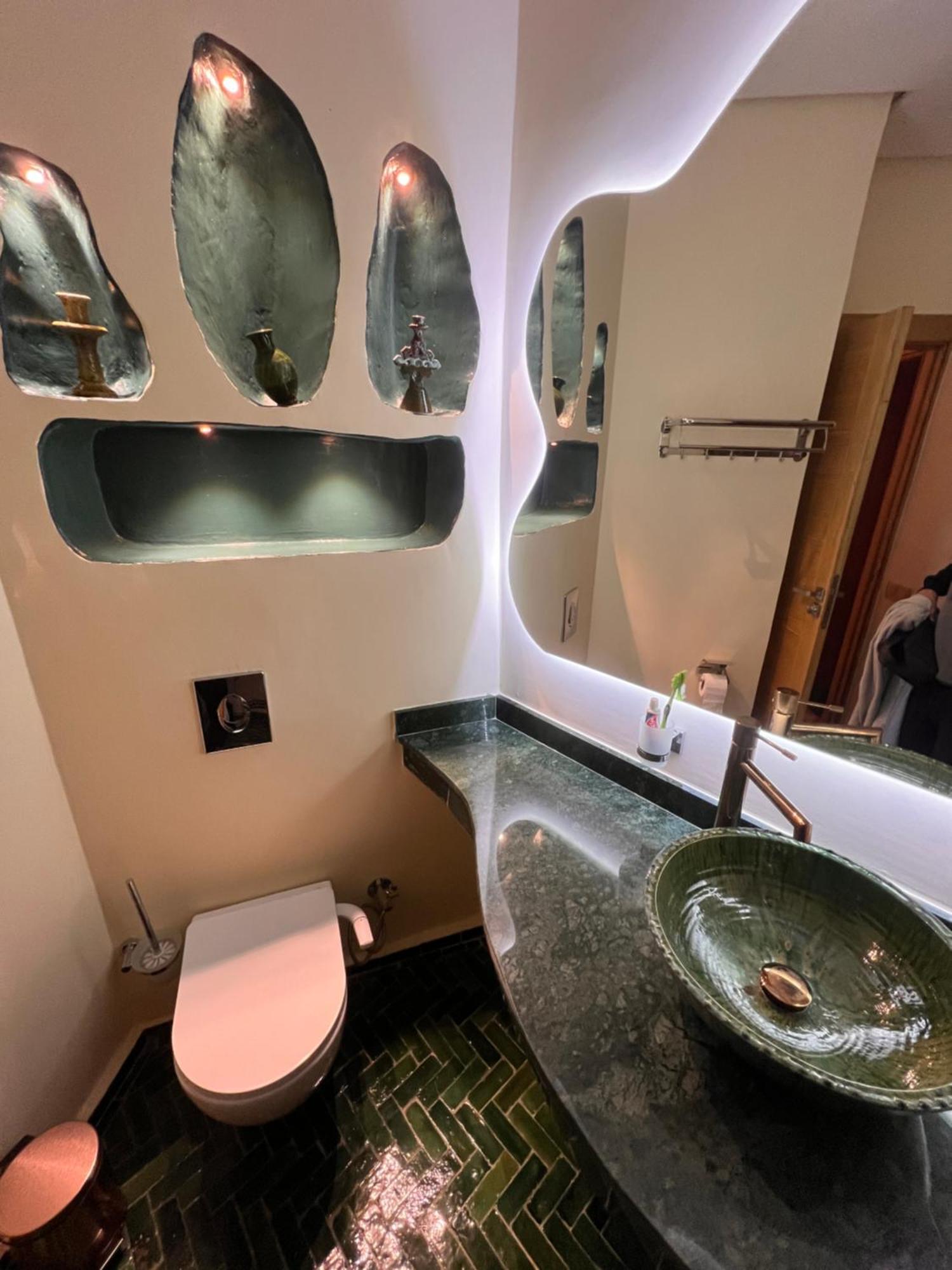Appartement F3 Exceptionnel A Gueliz - A 5 Min De La Gare - Piscine, Wi-fi Et Parking Au Coeur De Marrakech