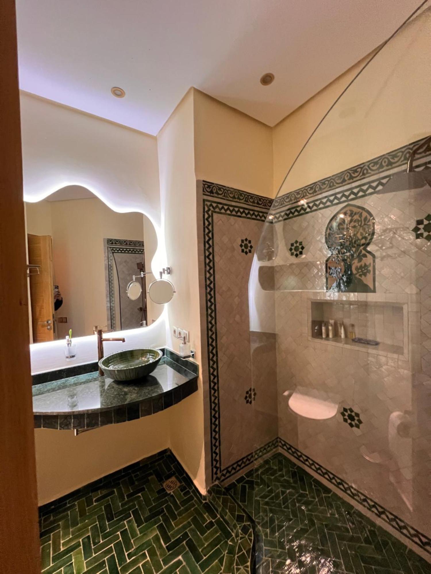 Appartement F3 Exceptionnel A Gueliz - A 5 Min De La Gare - Piscine, Wi-fi Et Parking Au Coeur De Marrakech Marrakesh