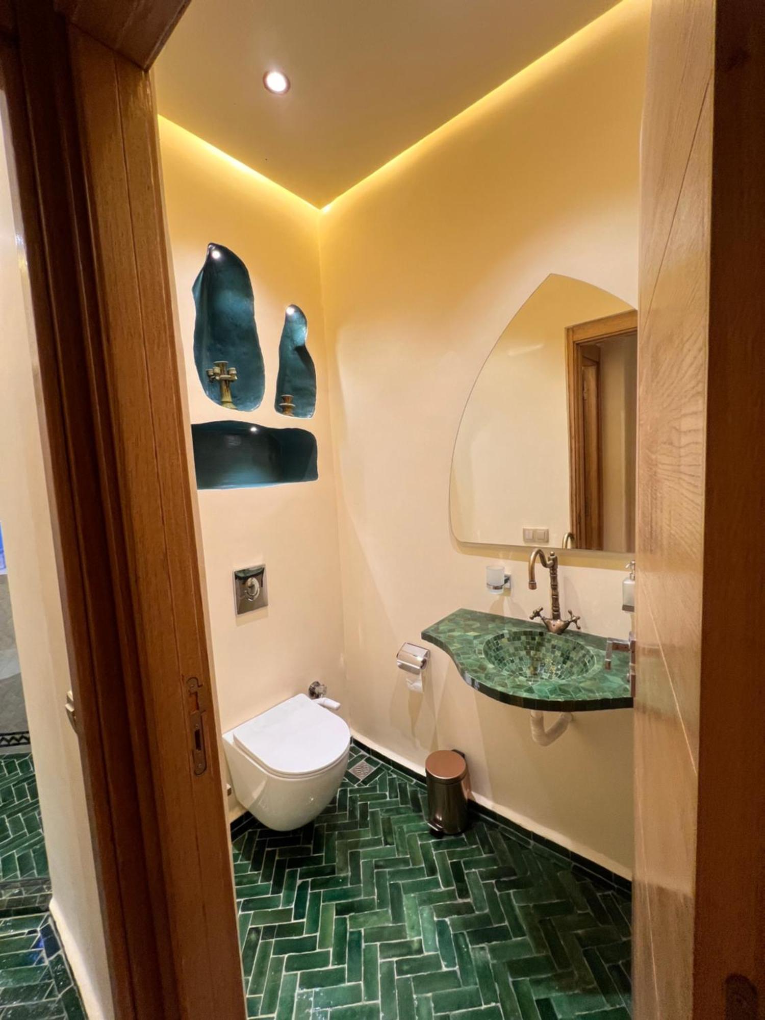 Appartement F3 Exceptionnel A Gueliz - A 5 Min De La Gare - Piscine, Wi-fi Et Parking Au Coeur De Marrakech