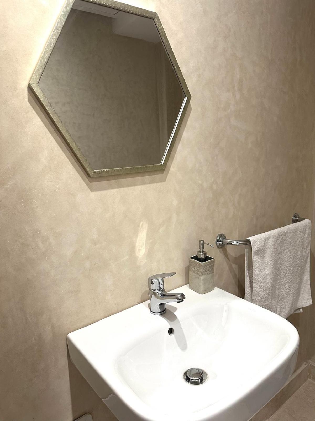 Luxury And Free Parking Appartement