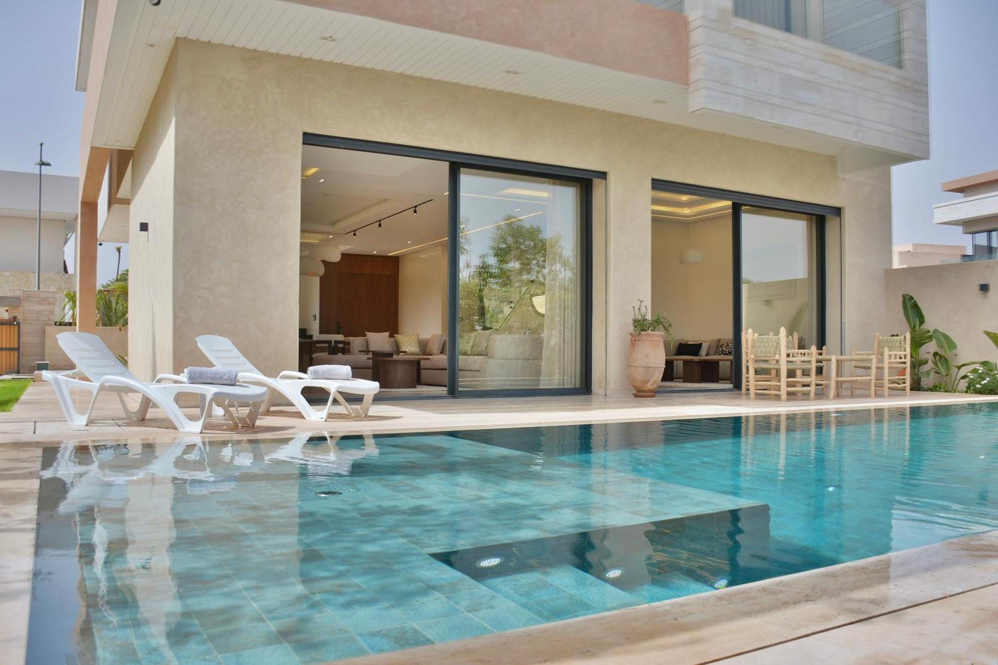 Luxe 5 & Piscine Villa