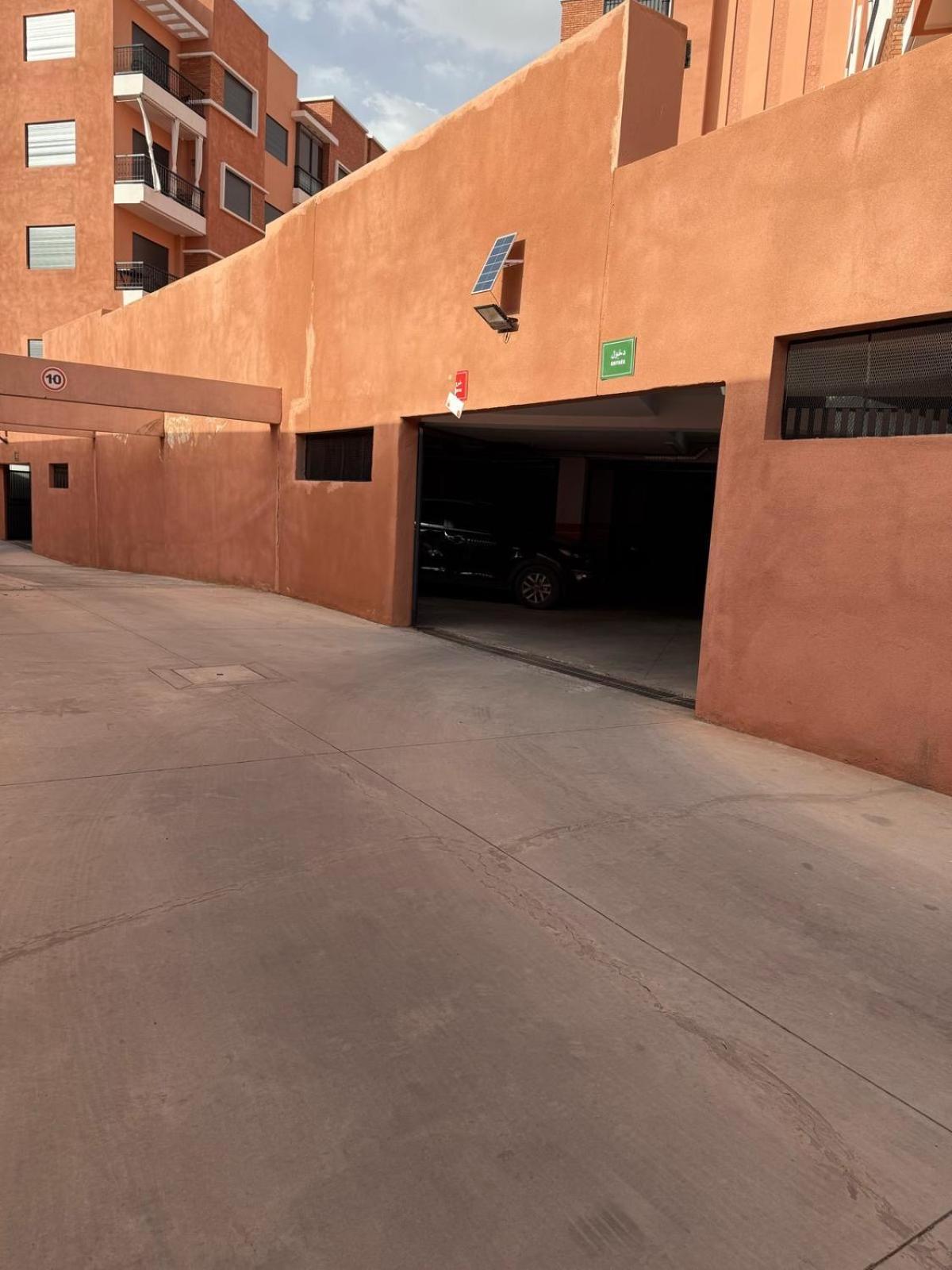 Luxury And Free Parking Appartement