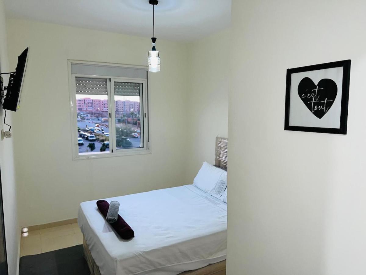 Modern Apartment Near Airport *