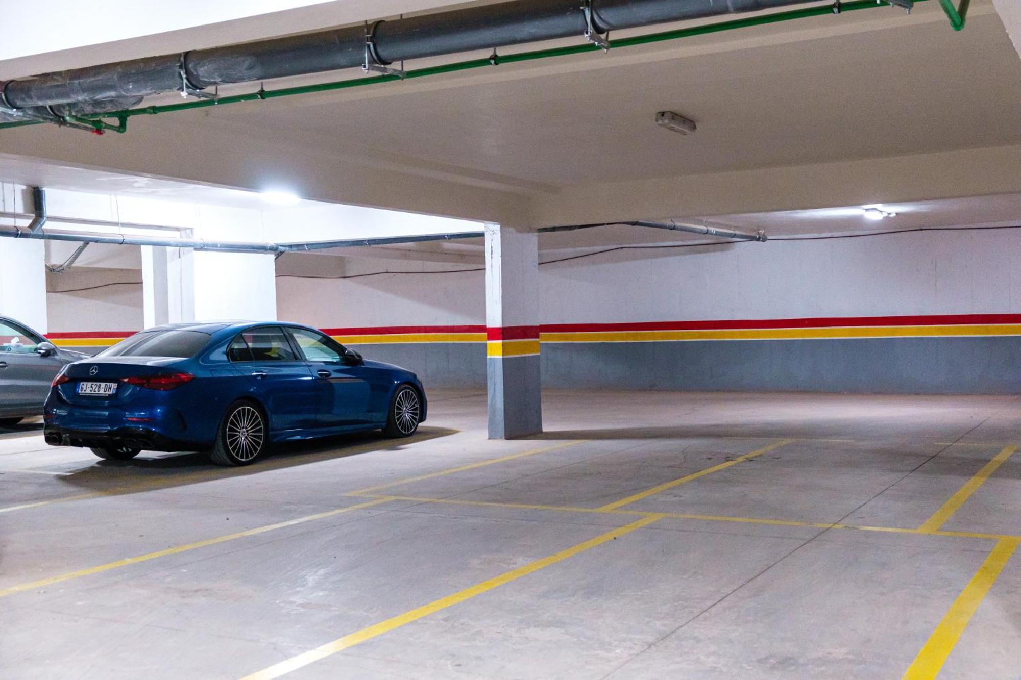 New In Gueliz, Pool, Balcony & Parking Appartement *