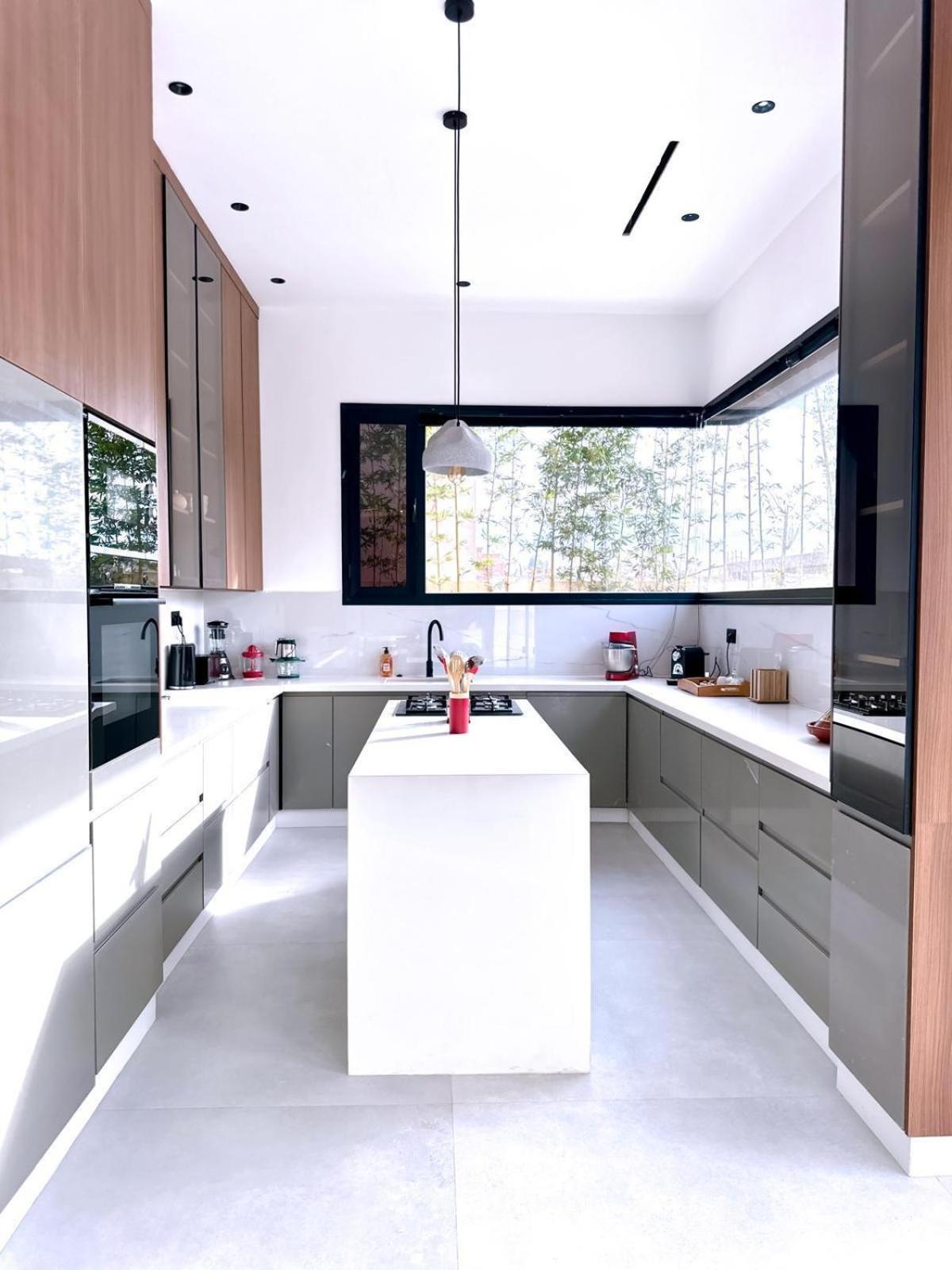 Villa Modern Assia *