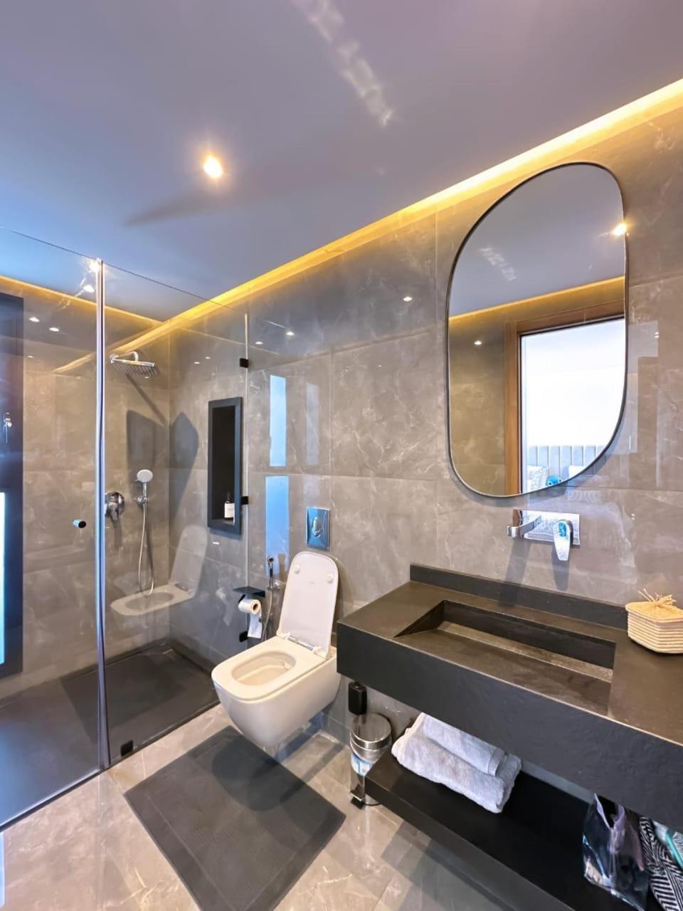 Emna Design Contemporain & Piscine Chauffee
