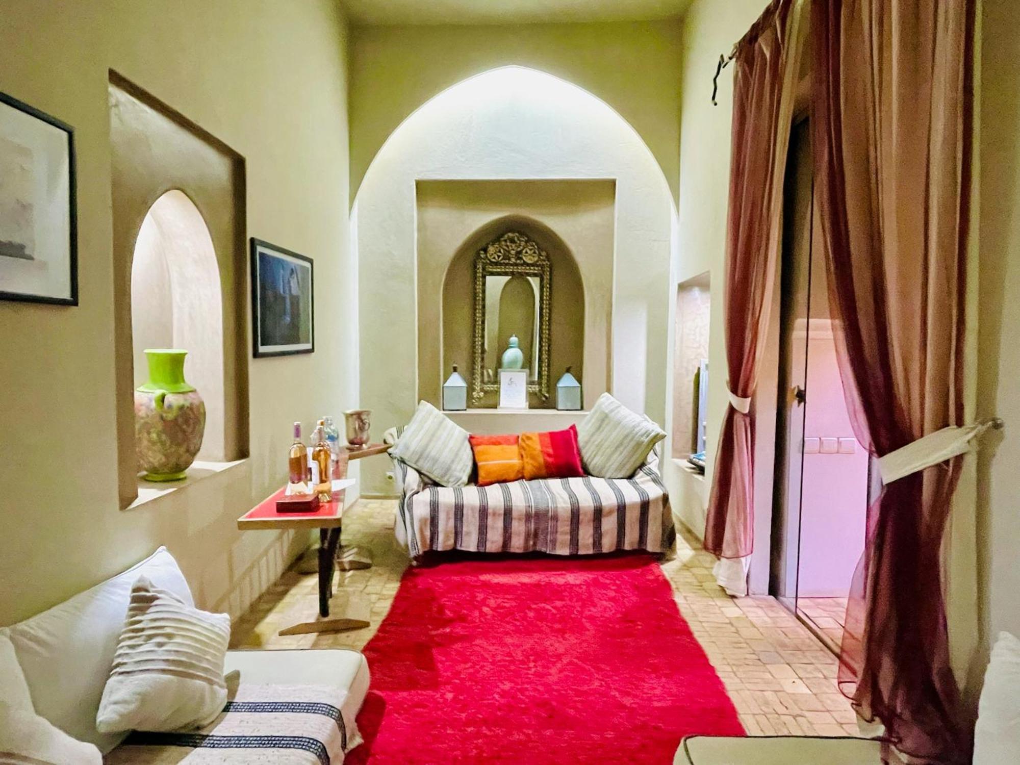 Exclusive And Stylish 4-bedroom With Plunge Pool
