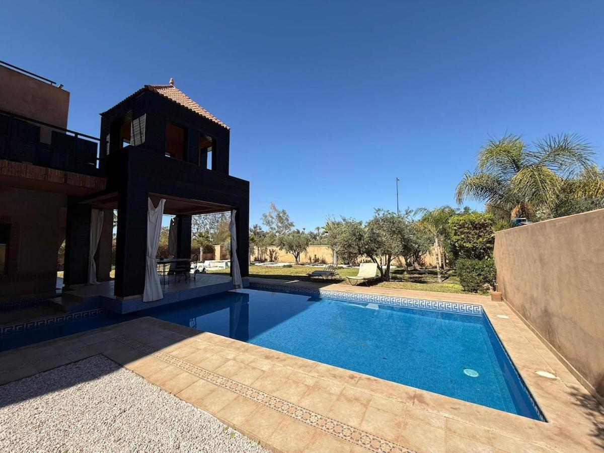 Prestigious In Villa *