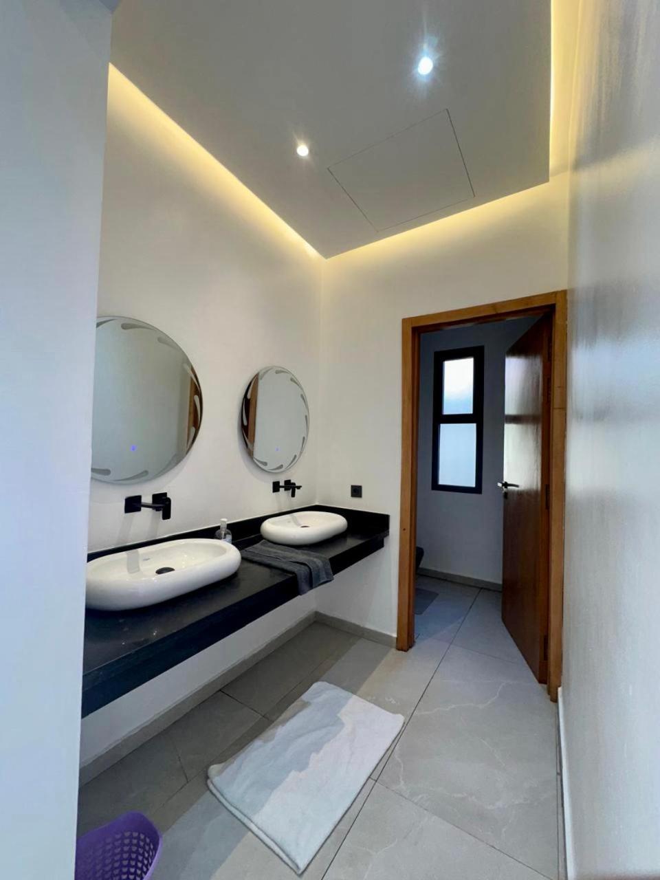 Luxury - Swimming Pool - 10 To 12 Px Villa *
