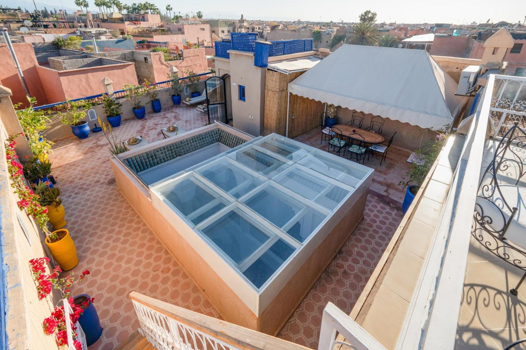 Riad Awinati Location Privatisee ,piscine Chauffee , Beau Rooftop Marrakesch