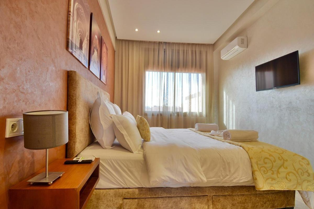 Appartement Location-queensize Bed- Parking, Ac & Iptv *