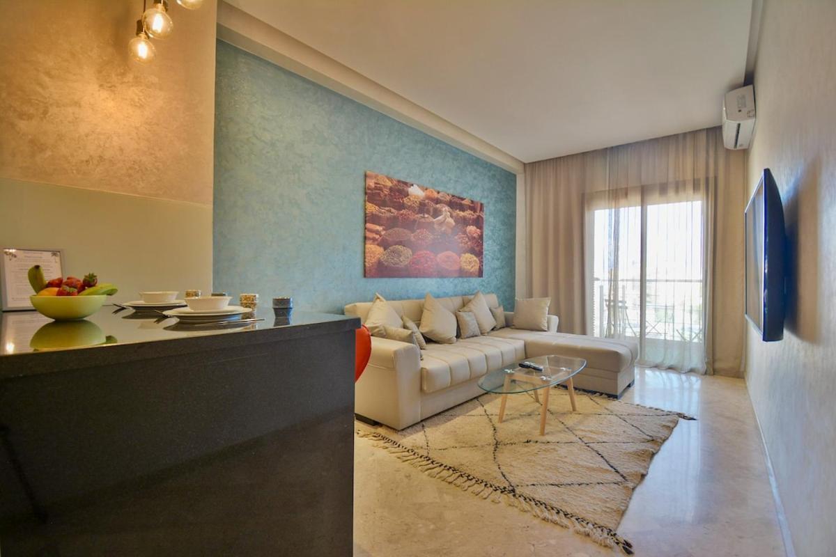 Location-queensize Bed- Parking, Ac & Iptv