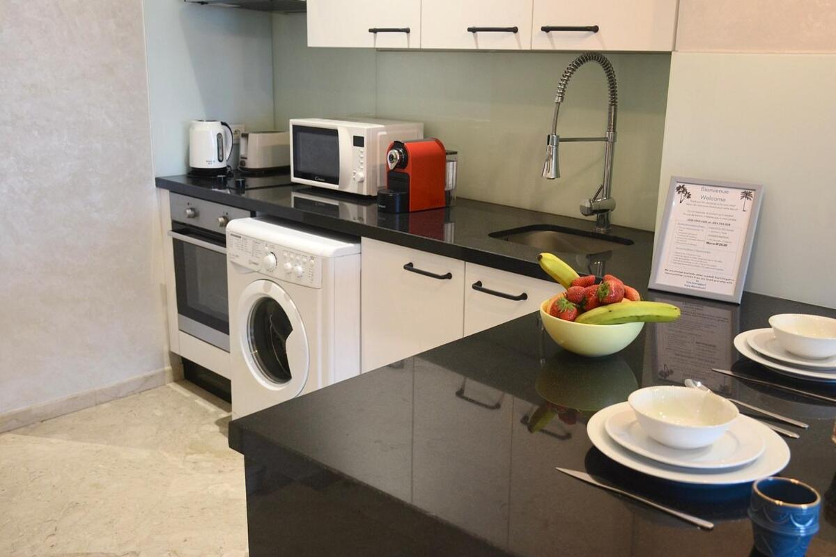 Location-queensize Bed- Parking, Ac & Iptv *