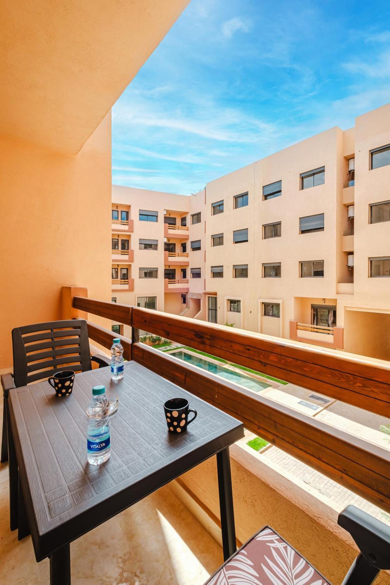 3 Min De Gueliz - Appart Avec Balcon , Vue Piscine Apartment *