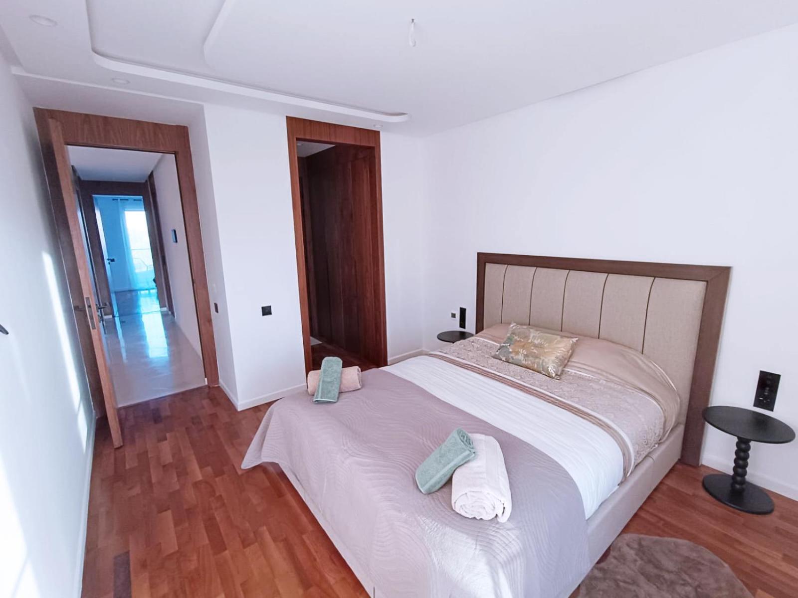Les 3 Collines - Grand Moderne A Gueliz Avec Vue Et Confort Premium Apartment Marrakesh