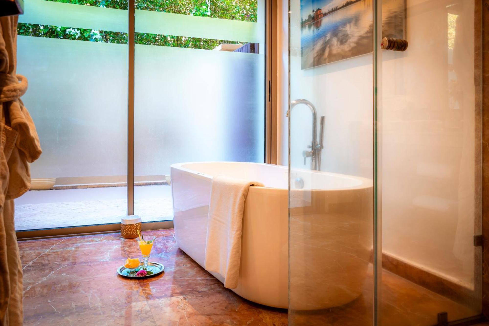 Tal Marrakech Sejour Vip Avec Piscine, Restaurant Et Services Premium *