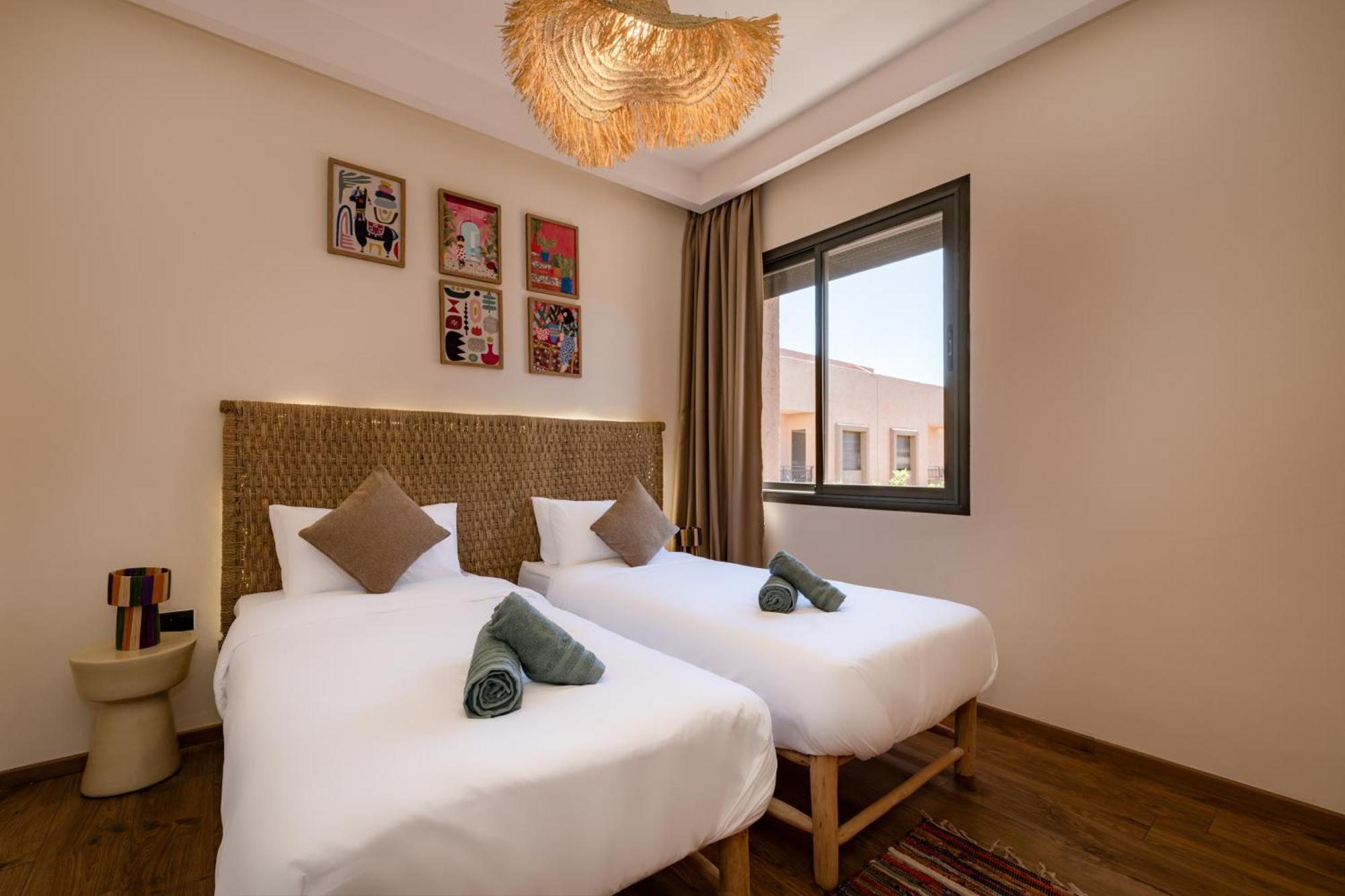 Secret Oasis - 4 Bedroom Rooftop, Pool&ac - Up To 10 Guests