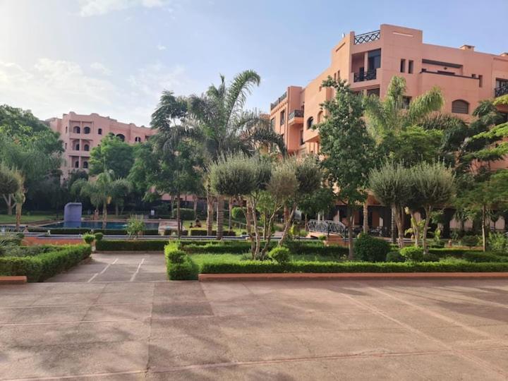 Confortable Rez-de-jardin Avec 5 Piscines Appartement Marrakesh