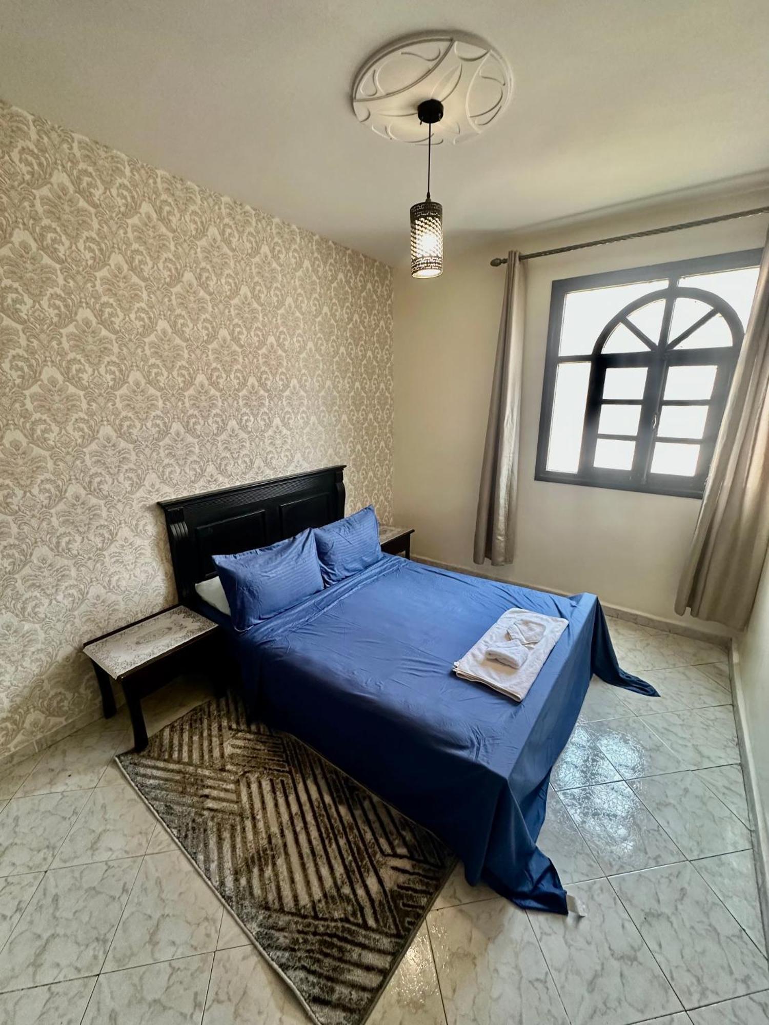 Lovely 2-bedroom Apartamento *