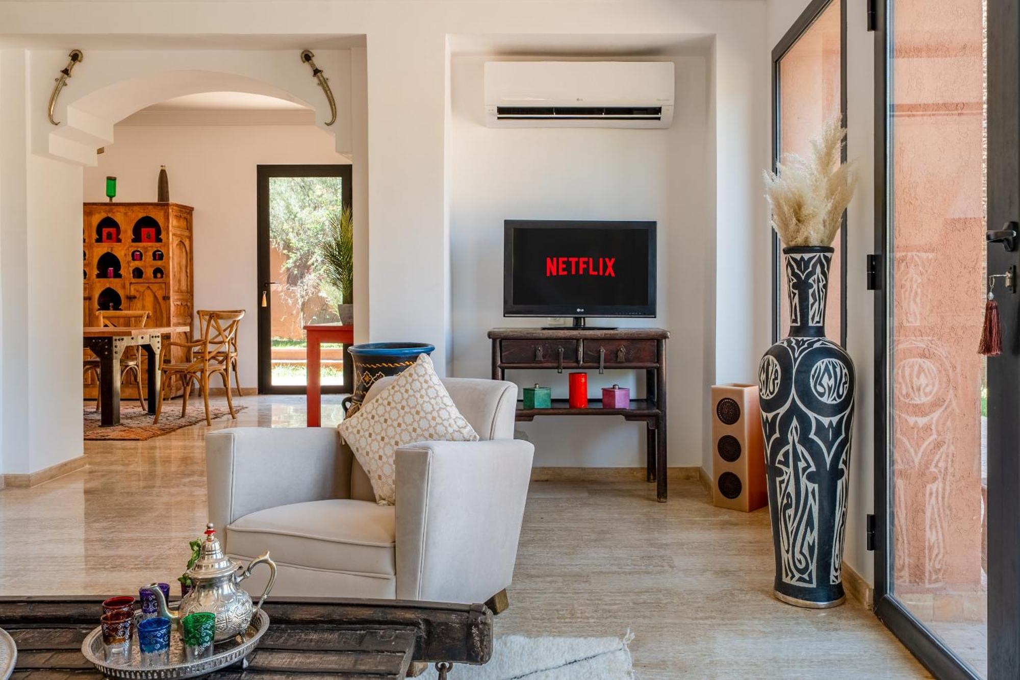 Simari Palmeraie Marrakech Nouveau! Petit Dejeuner Compris-entierement Renovee-superbe Piscine Privee Chauffee-personnel De Maison Inclus-grand Jardin De 2000m2-terrain De Petanque-ambiance Typique Berbere-havre De Paix