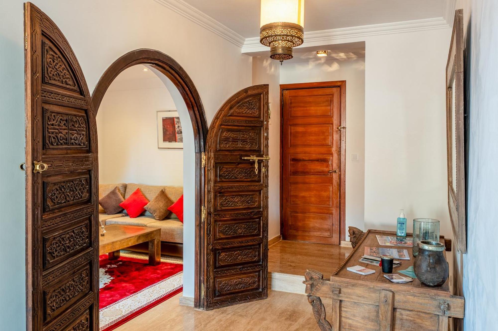 Villa Simari Palmeraie Marrakech Nouveau! Petit Dejeuner Compris-entierement Renovee-superbe Piscine Privee Chauffee-personnel De Maison Inclus-grand Jardin De 2000m2-terrain De Petanque-ambiance Typique Berbere-havre De Paix *