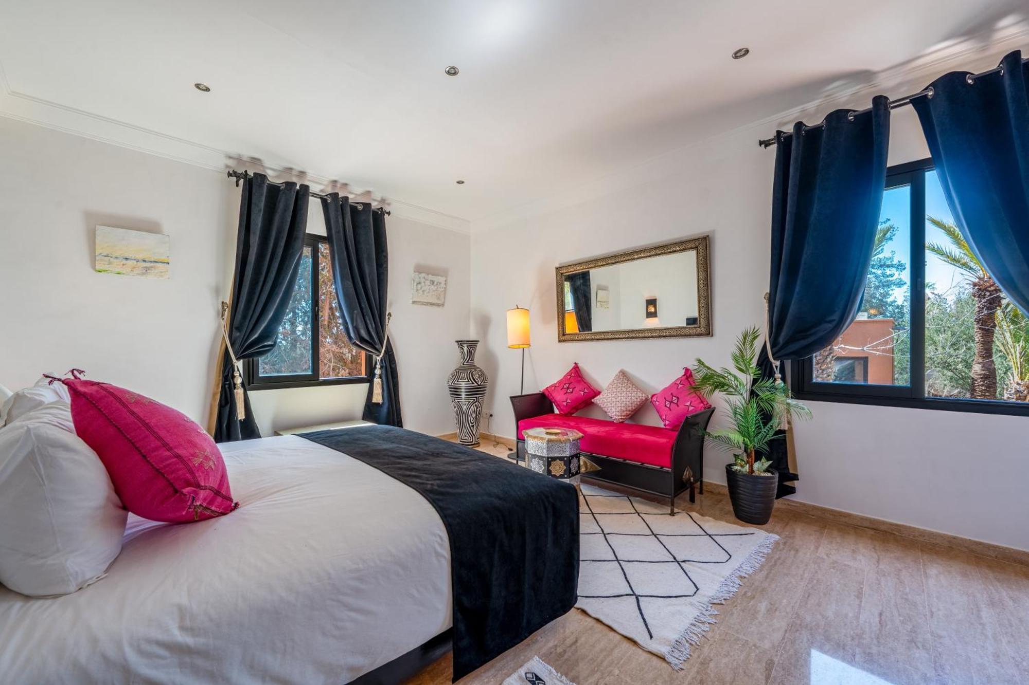 Simari Palmeraie Marrakech Nouveau! Petit Dejeuner Compris-entierement Renovee-superbe Piscine Privee Chauffee-personnel De Maison Inclus-grand Jardin De 2000m2-terrain De Petanque-ambiance Typique Berbere-havre De Paix *