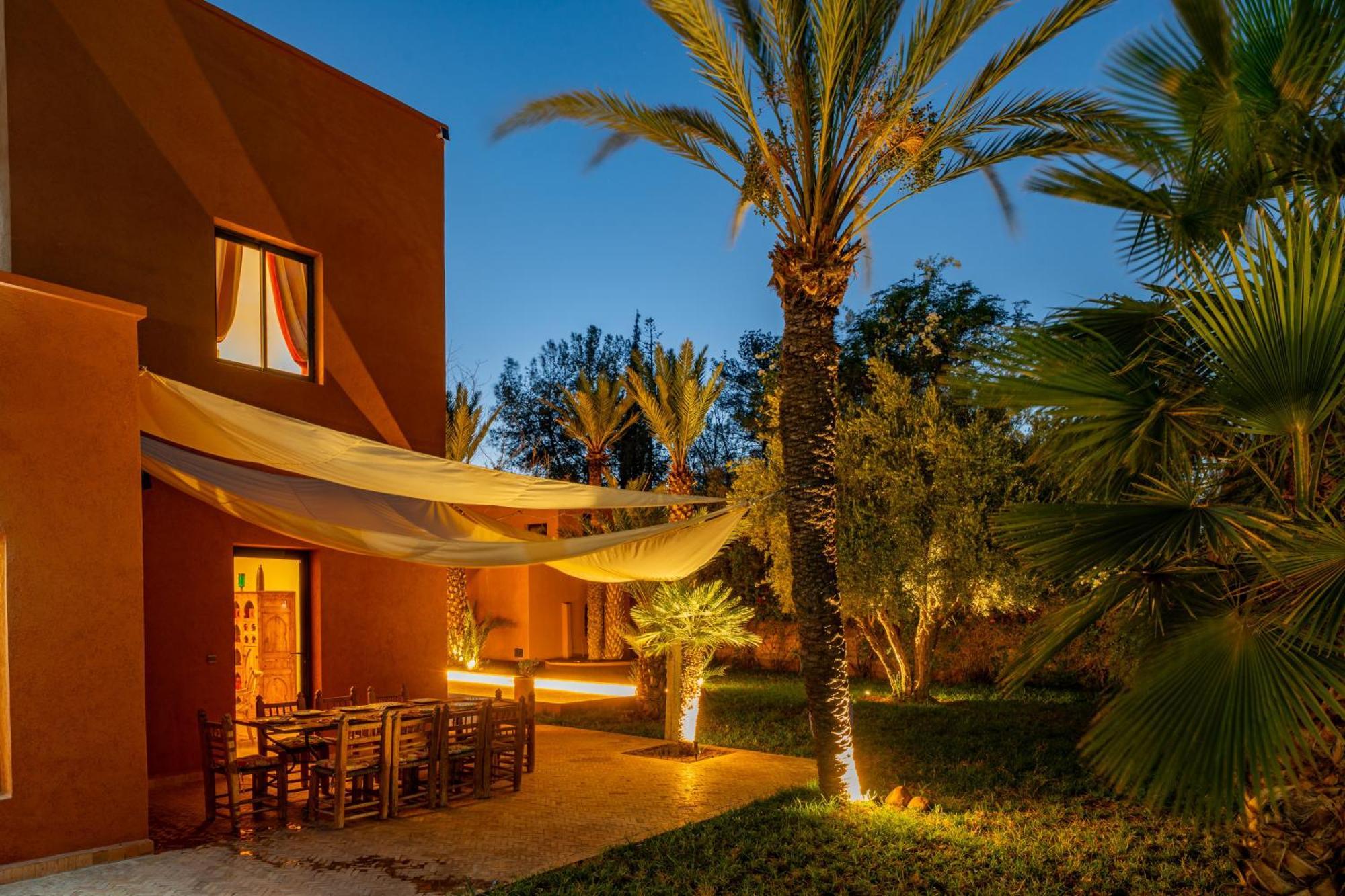Simari Palmeraie Marrakech Nouveau! Petit Dejeuner Compris-entierement Renovee-superbe Piscine Privee Chauffee-personnel De Maison Inclus-grand Jardin De 2000m2-terrain De Petanque-ambiance Typique Berbere-havre De Paix Villa