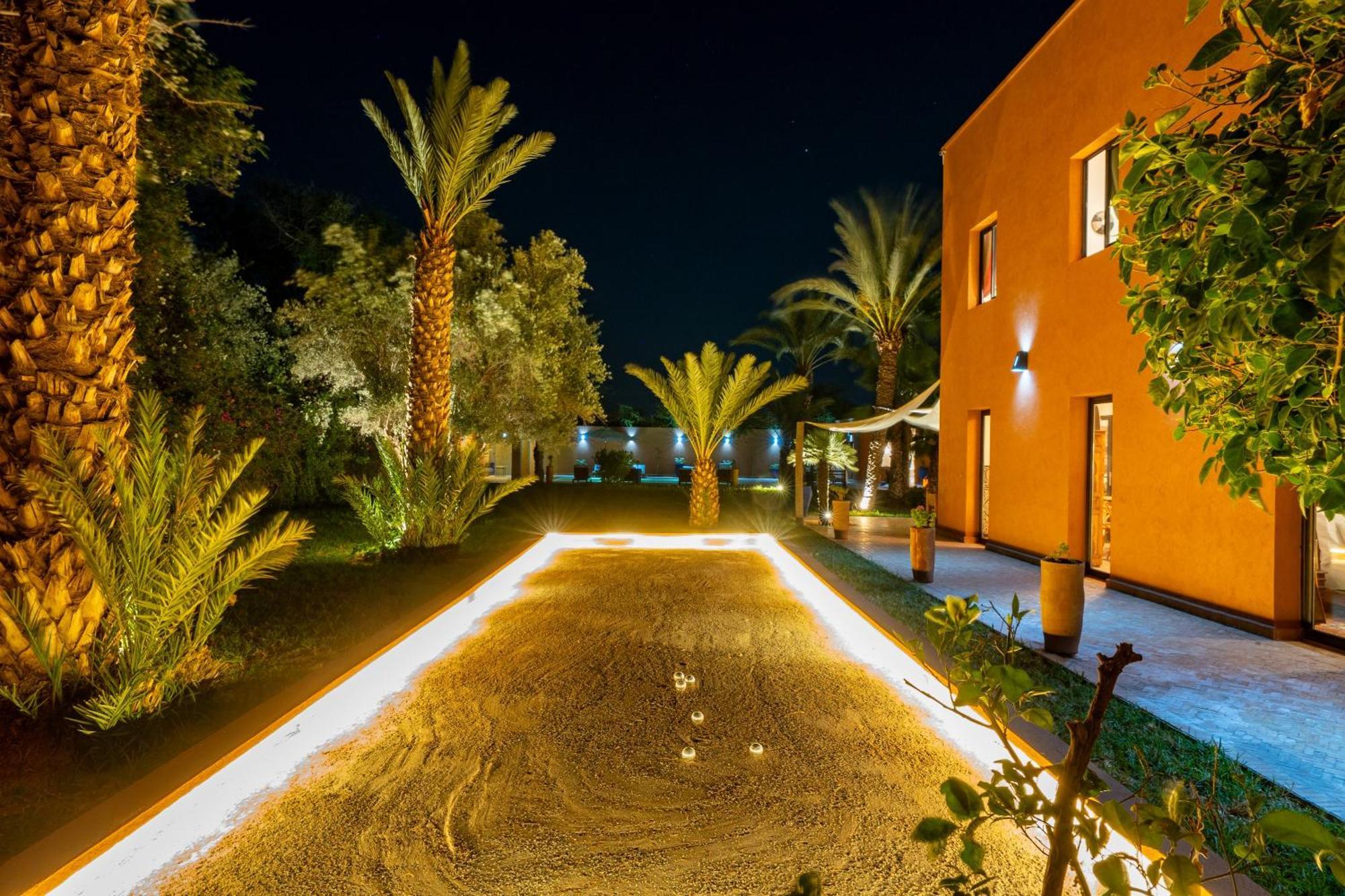 Villa Simari Palmeraie Marrakech Nouveau! Petit Dejeuner Compris-entierement Renovee-superbe Piscine Privee Chauffee-personnel De Maison Inclus-grand Jardin De 2000m2-terrain De Petanque-ambiance Typique Berbere-havre De Paix Marrakesh