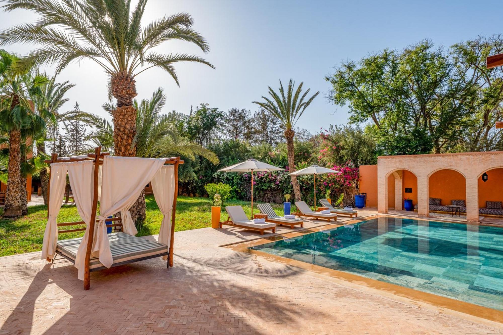 Simari Palmeraie Marrakech Nouveau! Petit Dejeuner Compris-entierement Renovee-superbe Piscine Privee Chauffee-personnel De Maison Inclus-grand Jardin De 2000m2-terrain De Petanque-ambiance Typique Berbere-havre De Paix *