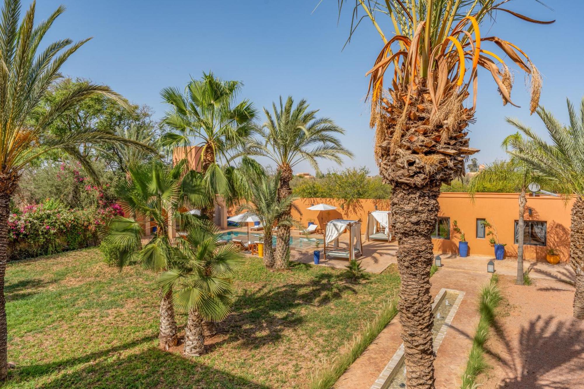 Simari Palmeraie Marrakech Nouveau! Petit Dejeuner Compris-entierement Renovee-superbe Piscine Privee Chauffee-personnel De Maison Inclus-grand Jardin De 2000m2-terrain De Petanque-ambiance Typique Berbere-havre De Paix *