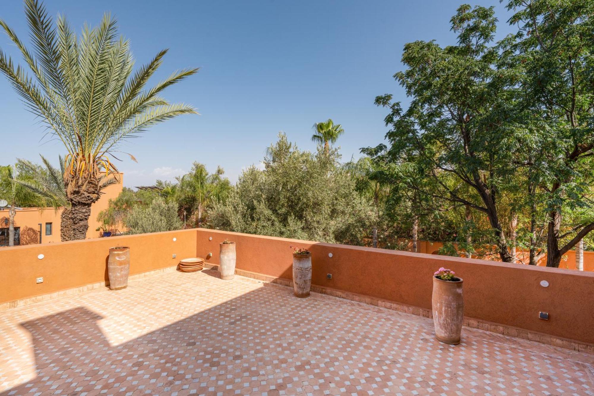 Villa Simari Palmeraie Marrakech Nouveau! Petit Dejeuner Compris-entierement Renovee-superbe Piscine Privee Chauffee-personnel De Maison Inclus-grand Jardin De 2000m2-terrain De Petanque-ambiance Typique Berbere-havre De Paix *