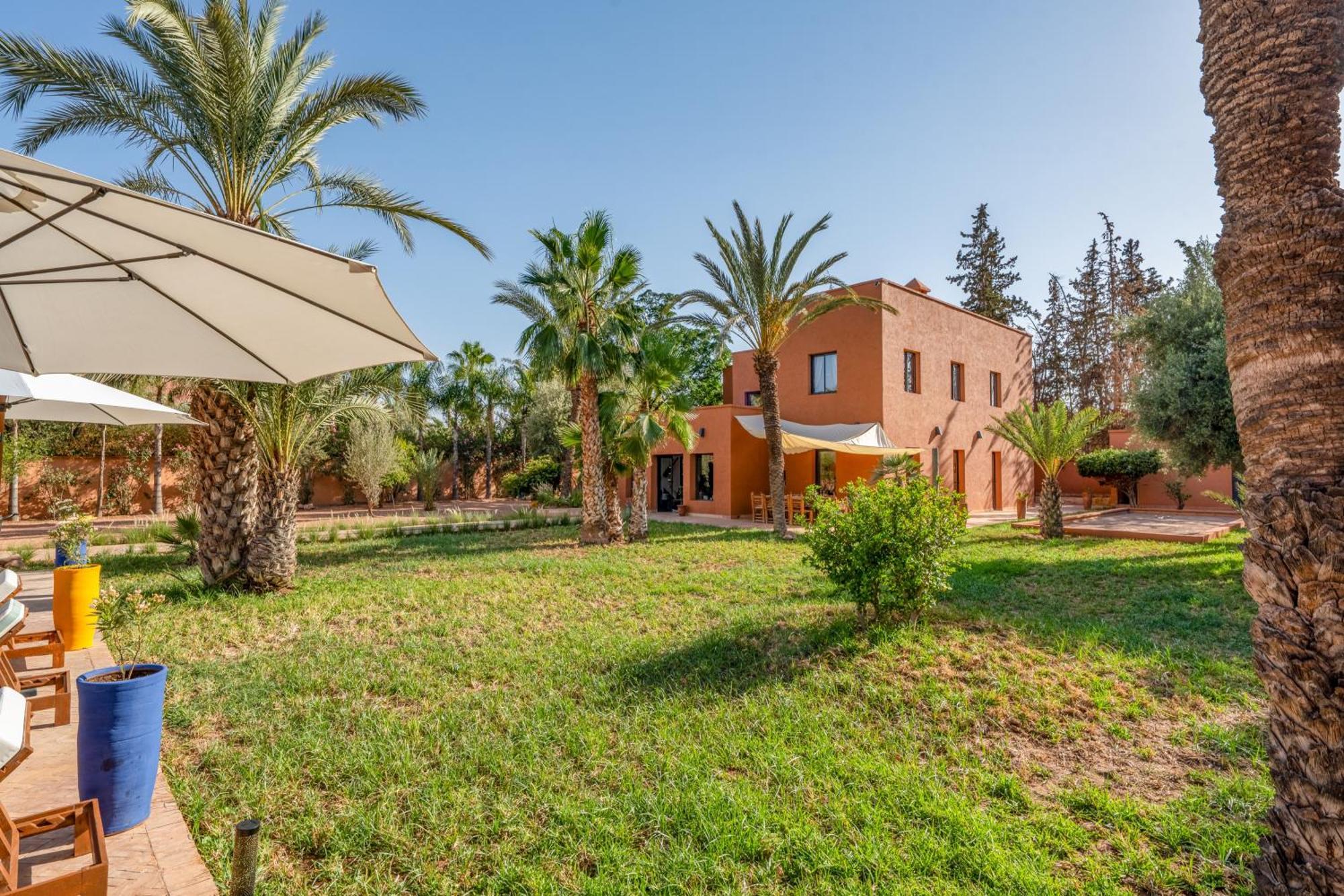 Simari Palmeraie Marrakech Nouveau! Petit Dejeuner Compris-entierement Renovee-superbe Piscine Privee Chauffee-personnel De Maison Inclus-grand Jardin De 2000m2-terrain De Petanque-ambiance Typique Berbere-havre De Paix Villa *