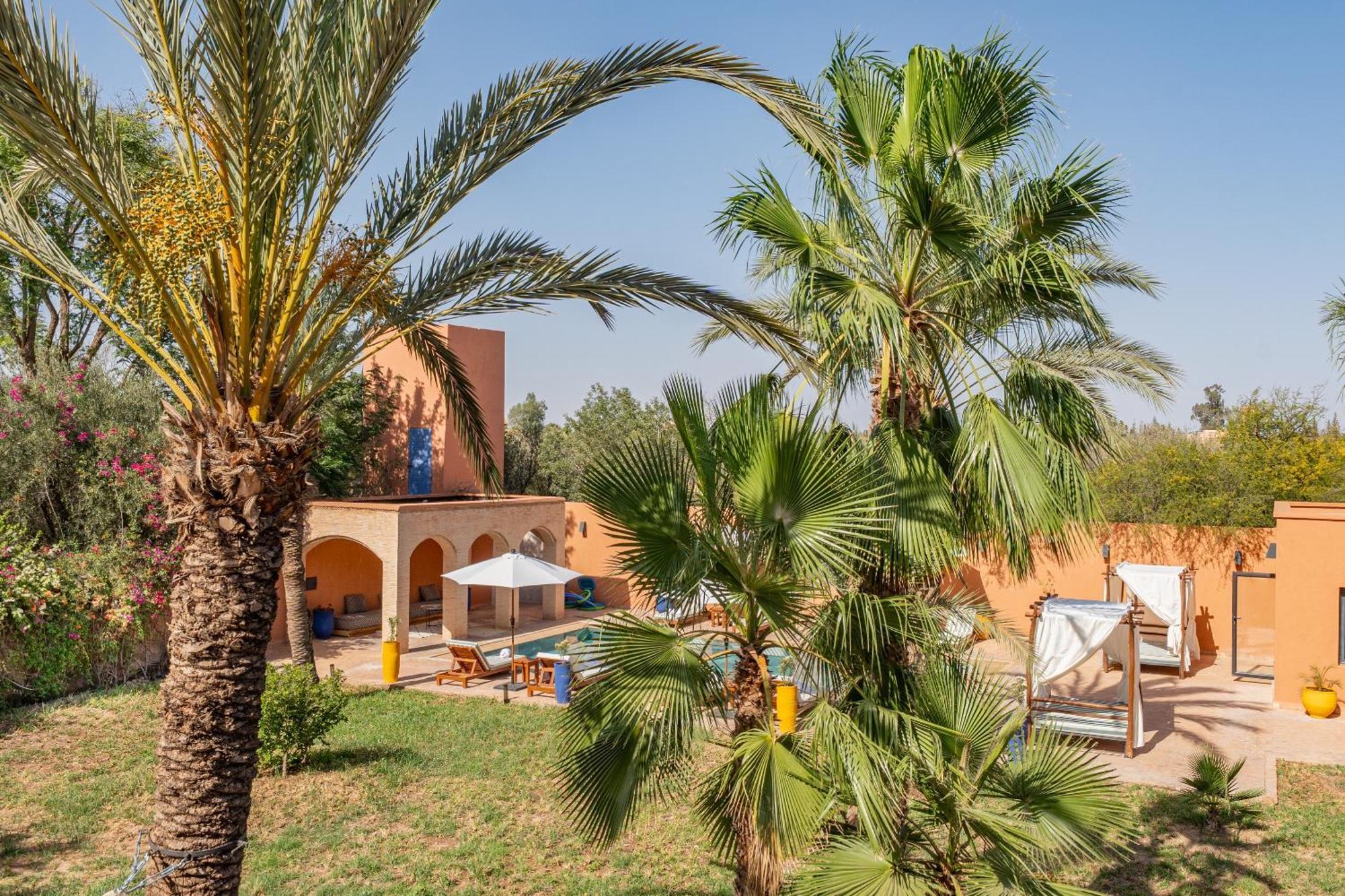 Simari Palmeraie Marrakech Nouveau! Petit Dejeuner Compris-entierement Renovee-superbe Piscine Privee Chauffee-personnel De Maison Inclus-grand Jardin De 2000m2-terrain De Petanque-ambiance Typique Berbere-havre De Paix *