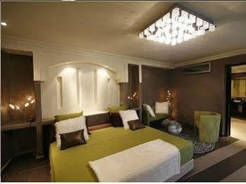 Riad Carllian 4*