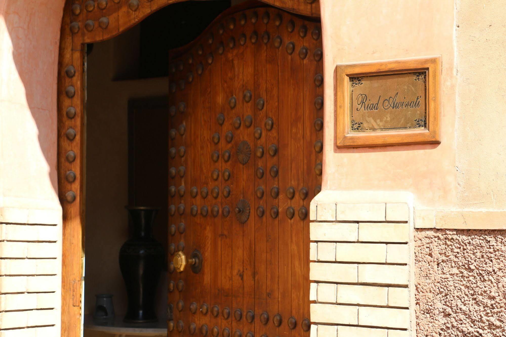Awinati Location Privatisee ,piscine Chauffee , Beau Rooftop 3* Marrakesch