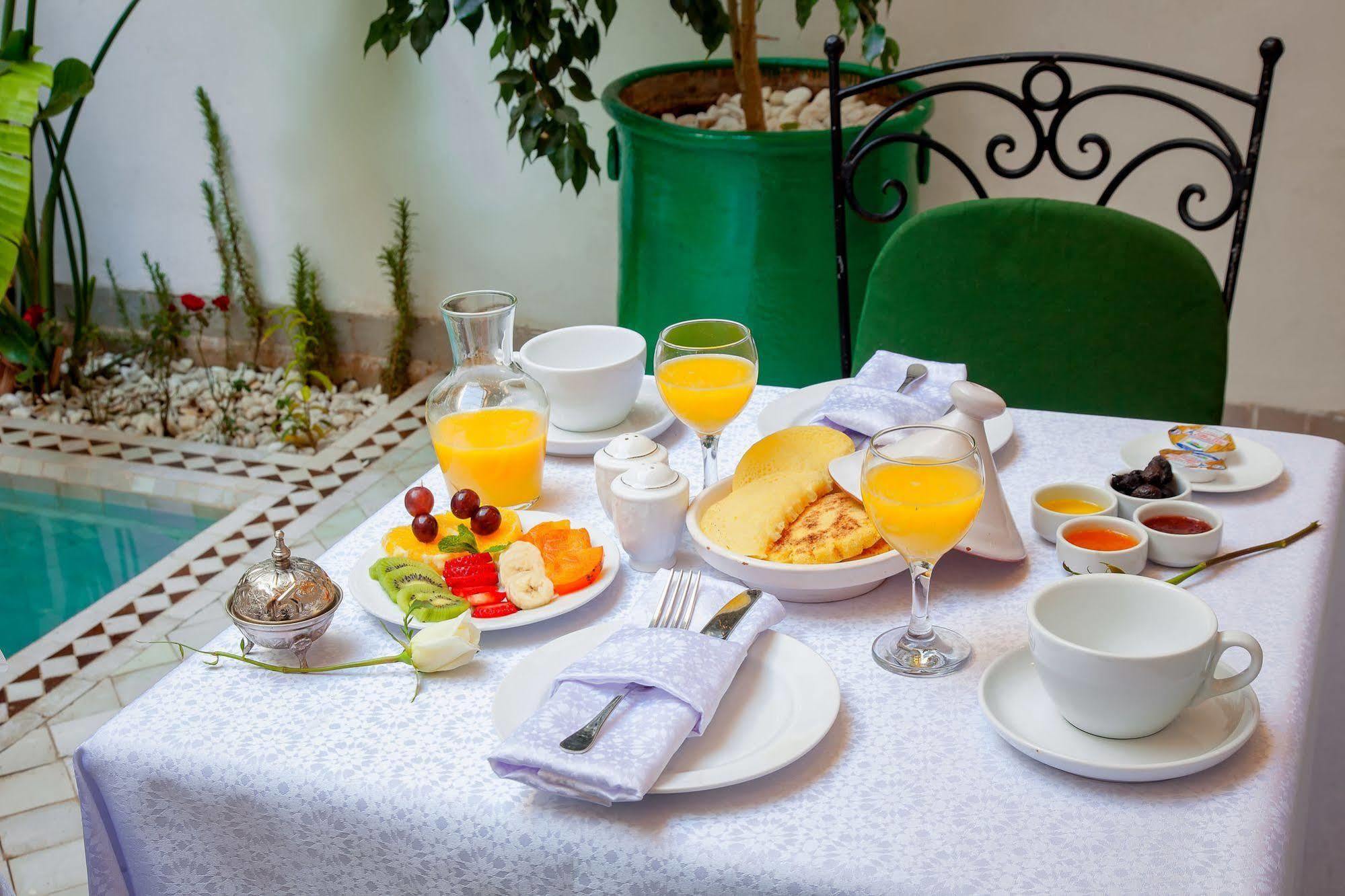 Bed & Breakfast Awatif Le 36 3*