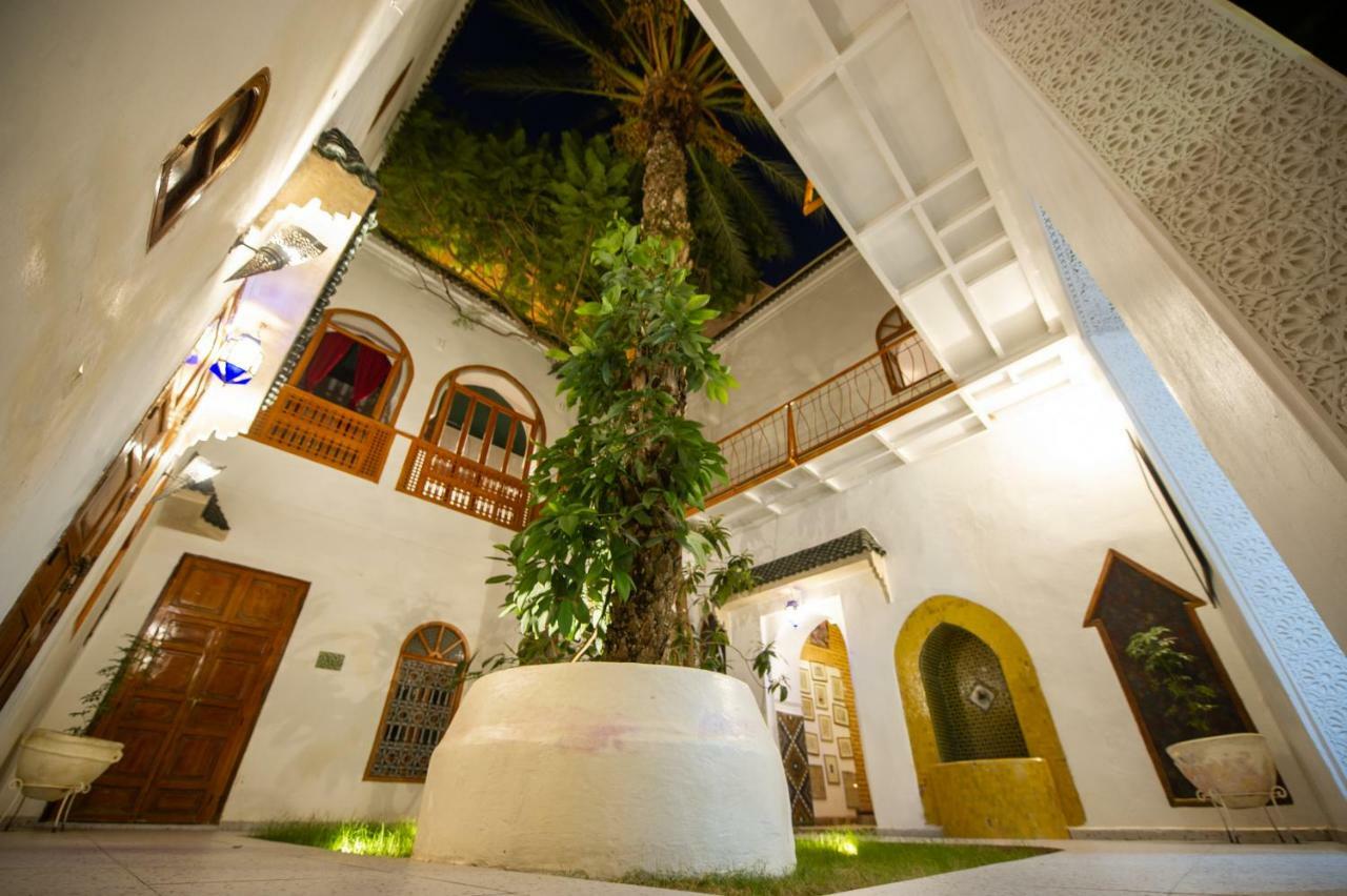O Ly Riad 3*