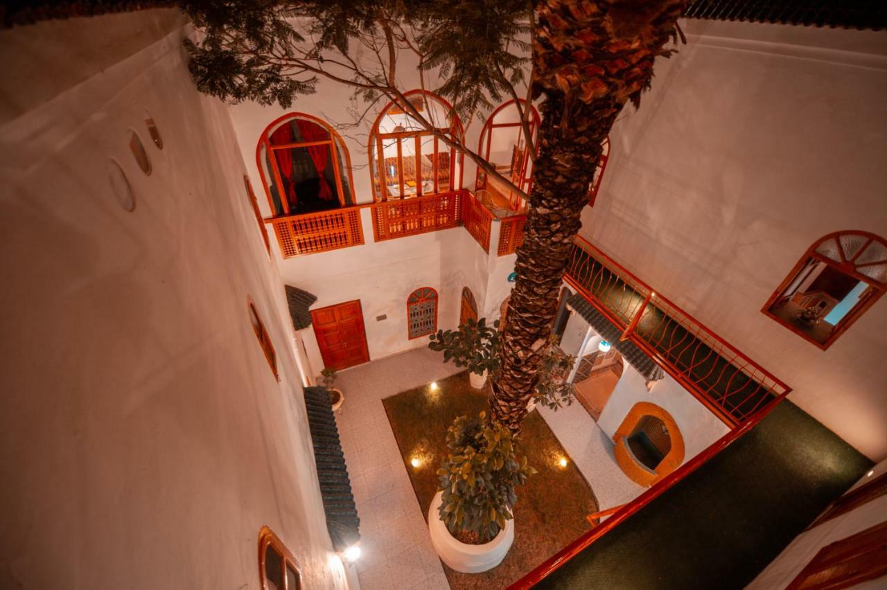 O Ly Riad 3*